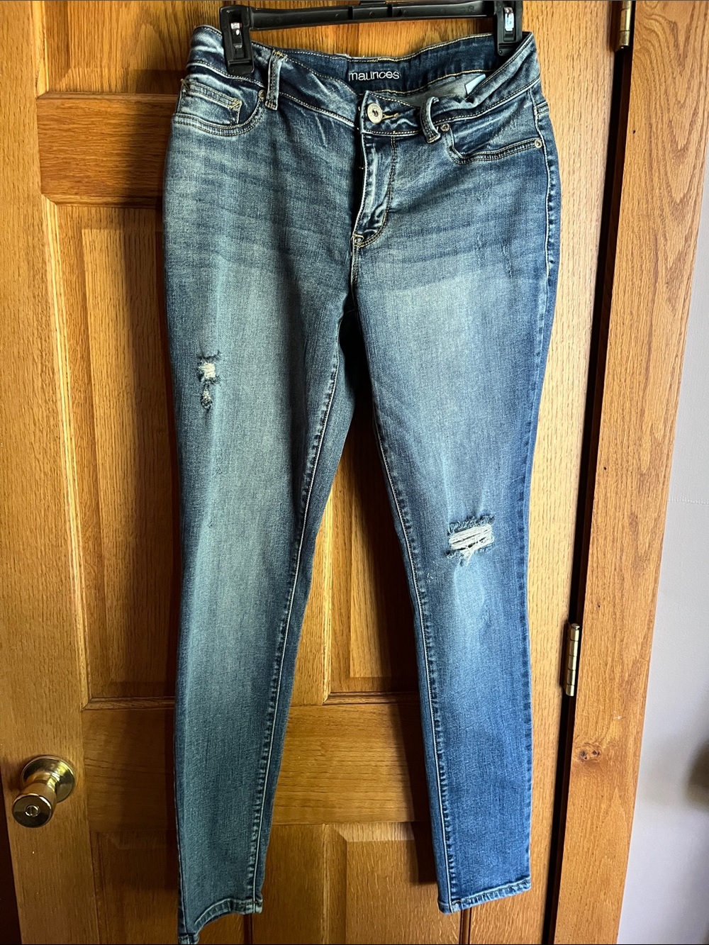 Maurices Light Blue Distressed Skinny Jeans M
